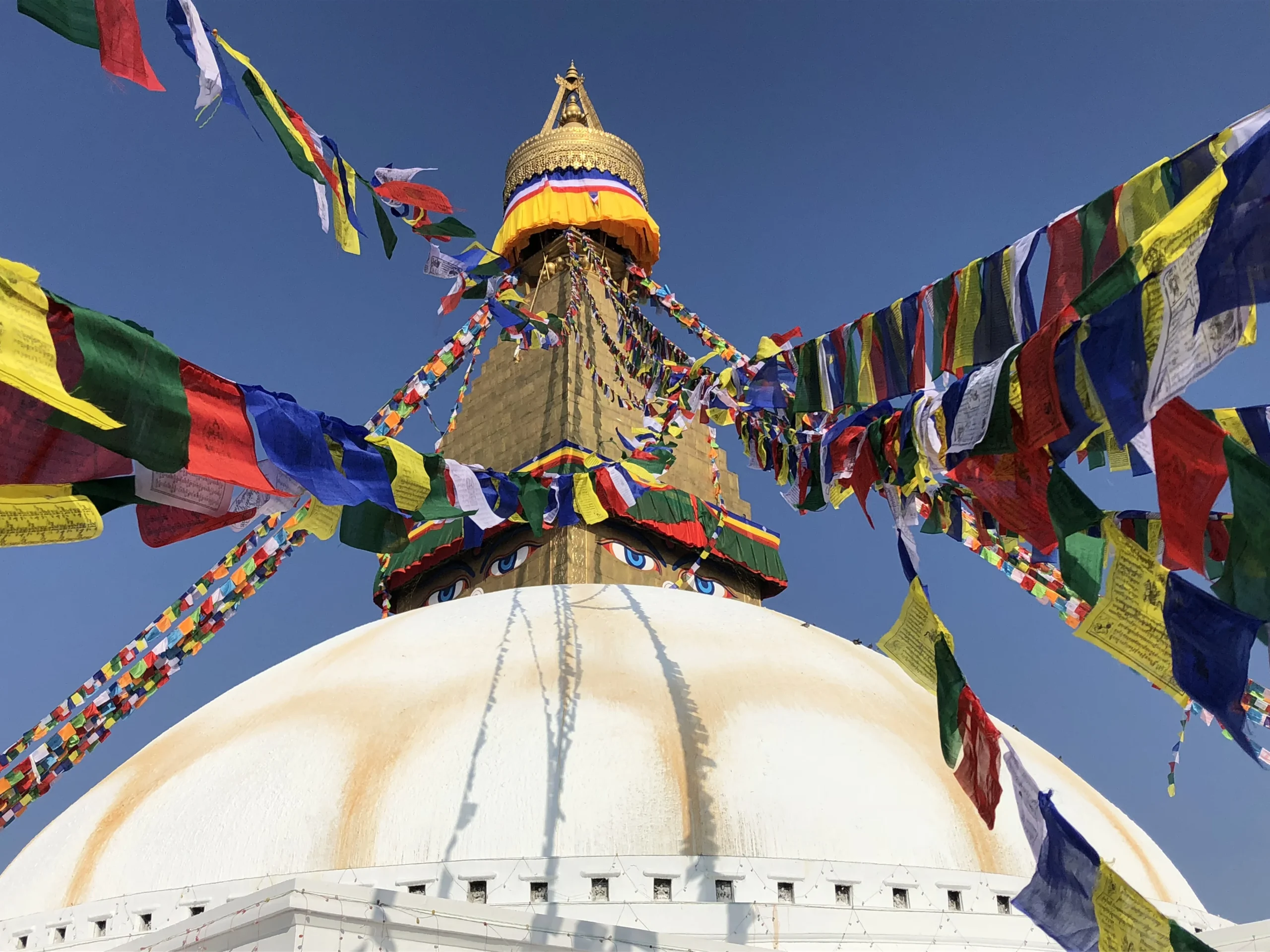 Ignacio Domínguez Lemoine meditando en Katmandú, Nepal, 2018.